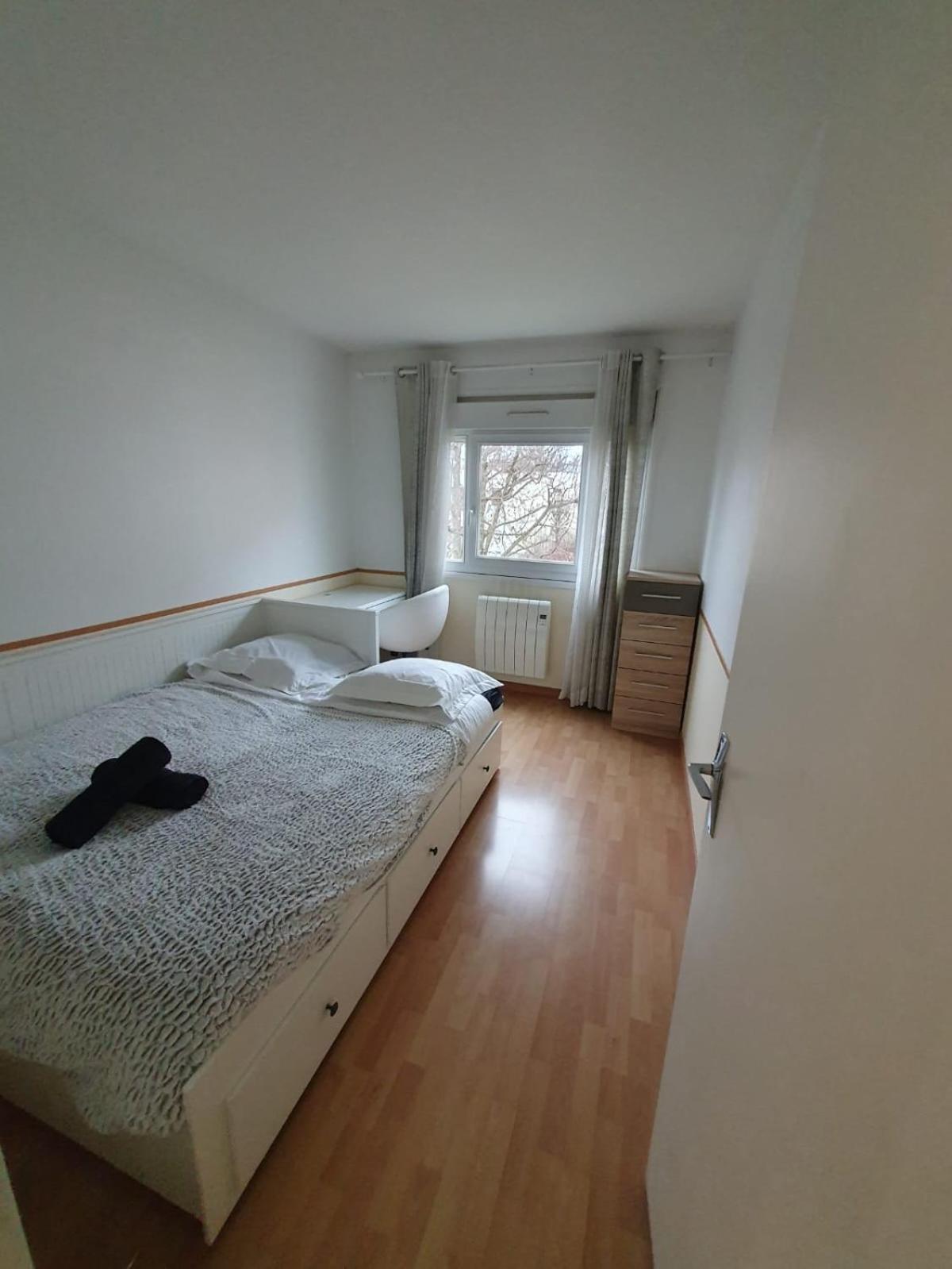 F3 Avec Balcon 5 Min Gare Sqy Et Parking Gratuit Apartman Guyancourt Kültér fotó
